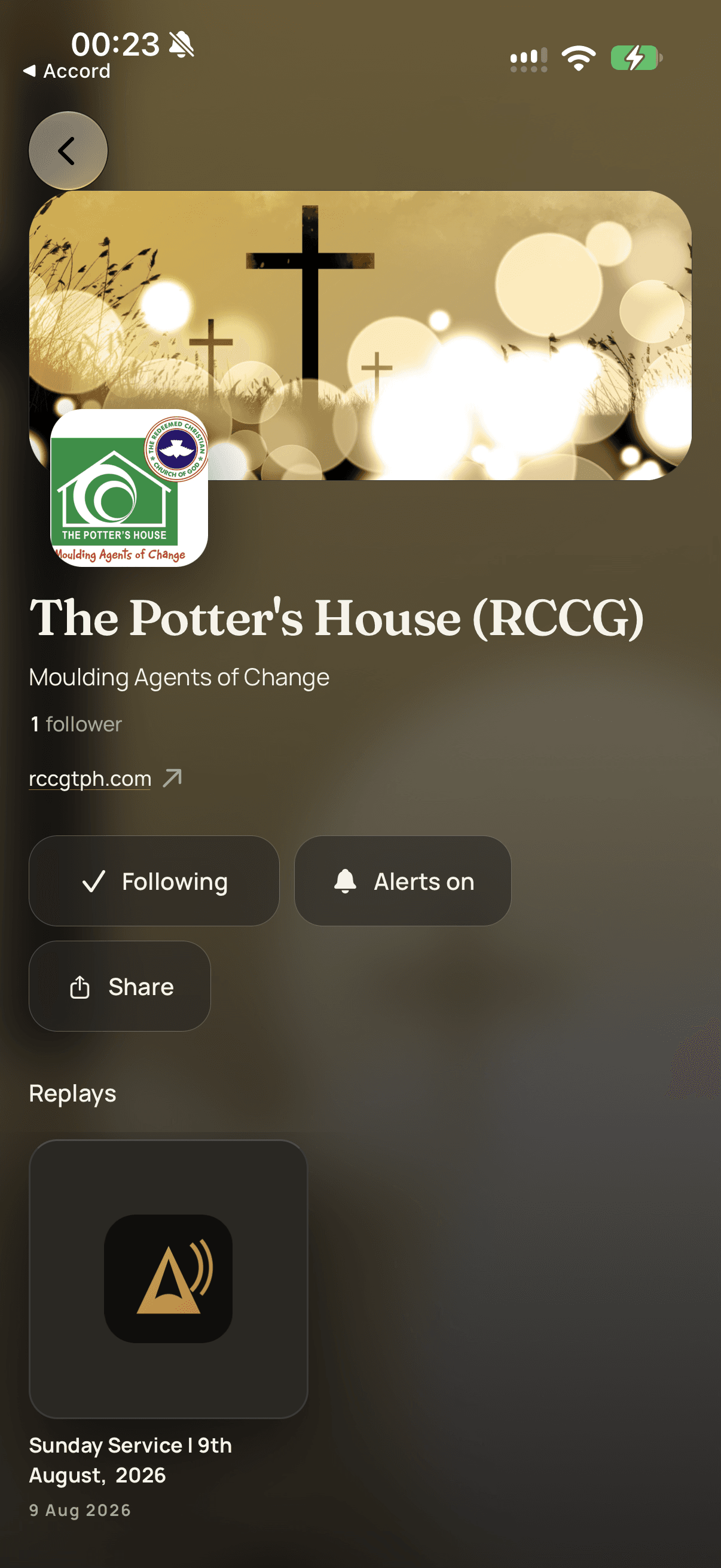 A station page in the AccordMix listener app with Follow active, alerts on, the current broadcast and replays.